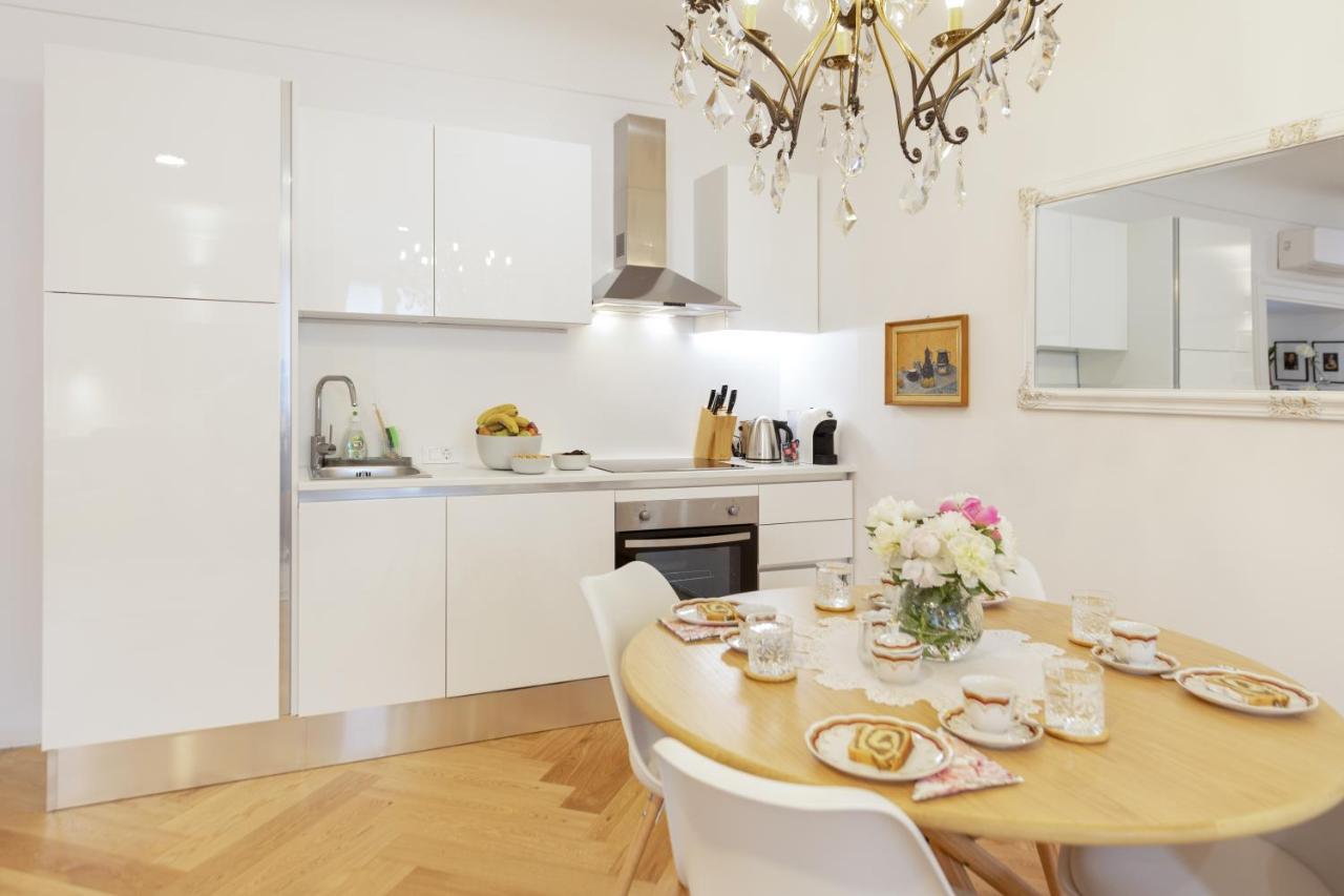 Stylish Apartment In Historical Center Laibach Exterior foto
